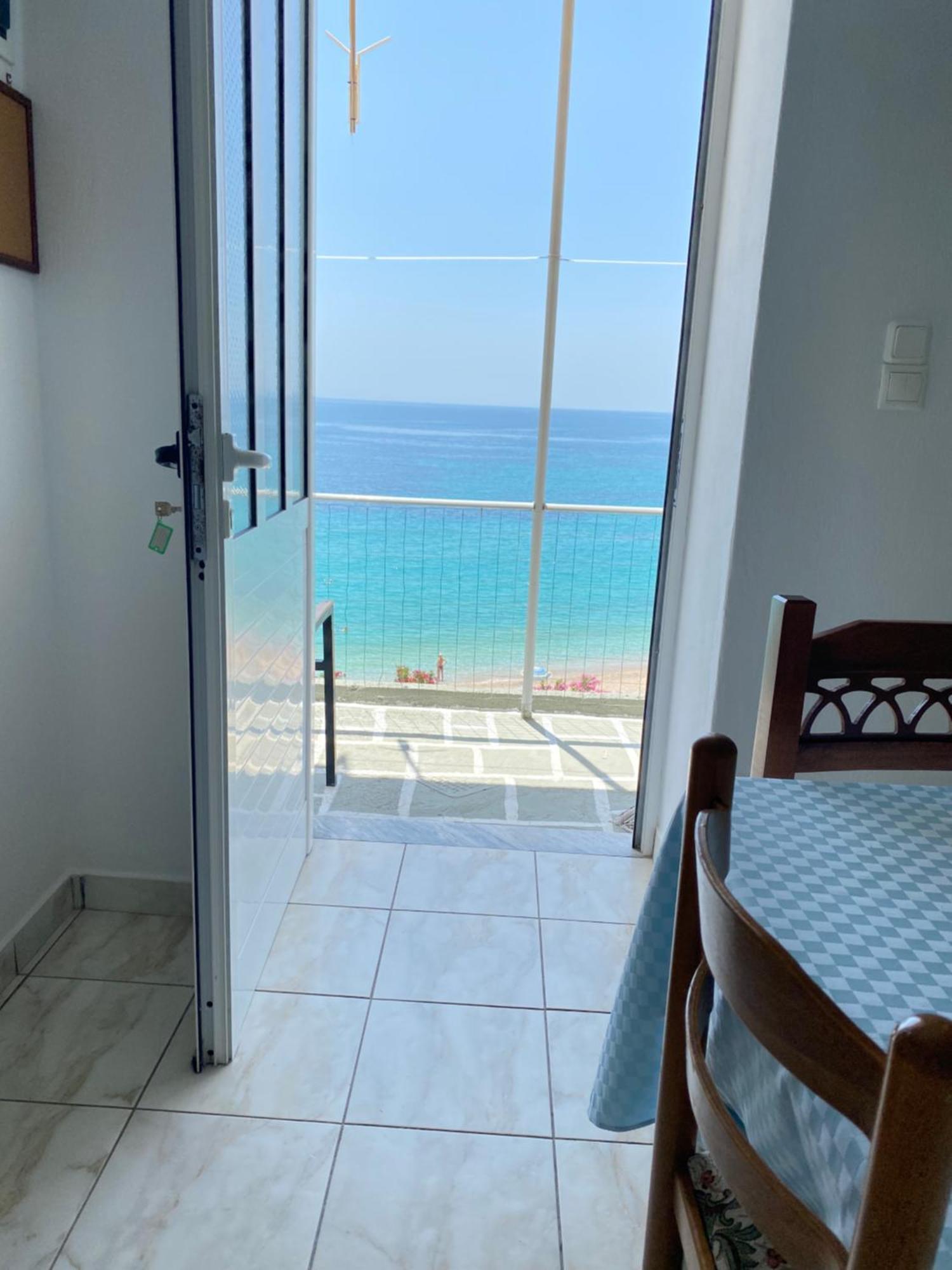 Veronika'S Apartment Himare Exterior photo