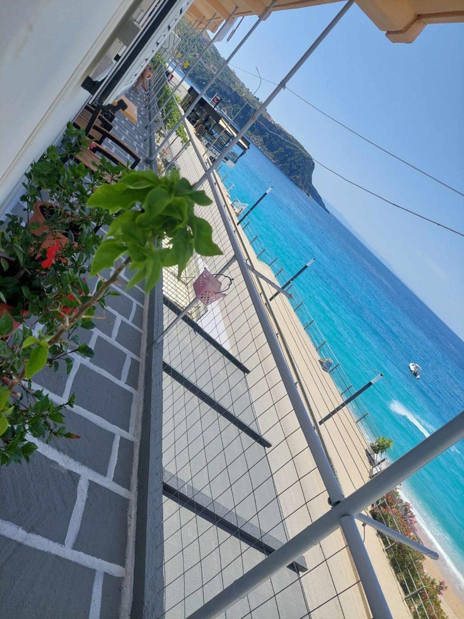 Veronika'S Apartment Himare Exterior photo